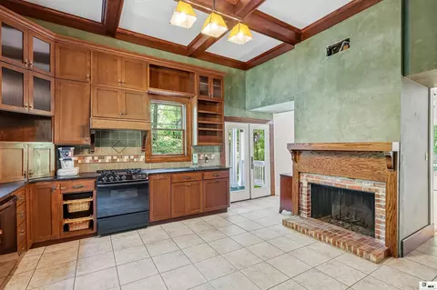 Kitchen - 156 Aswell St, Choudrant, LA 71227 photo 4 of 4