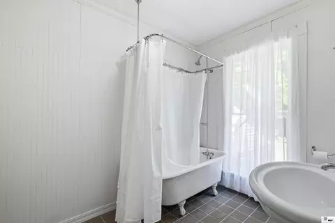 Bath - 156 Aswell St, Choudrant, LA 71227 photo 2 of 3