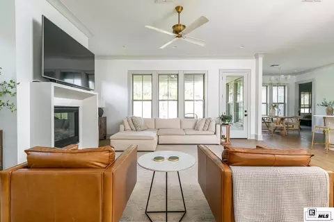 Living - 147 Loblolly Ln, Choudrant, LA 71227 photo 4 of 5