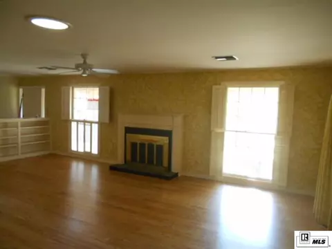 Living - 604 Glendale Dr, Ruston, LA 71270 photo 1 of 2