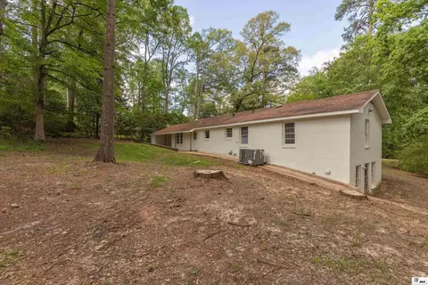 Exterior - 1604 Valley Dr, Ruston, LA 71270 photo 5 of 8