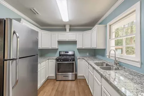 Kitchen - 1604 Valley Dr, Ruston, LA 71270 photo 1 of 2