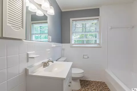 Bath - 1604 Valley Dr, Ruston, LA 71270 photo 3 of 3