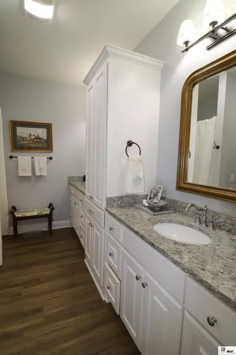 Bath - 1760 Moores Dairy Rd, Ruston, LA 71270 photo 1 of 2