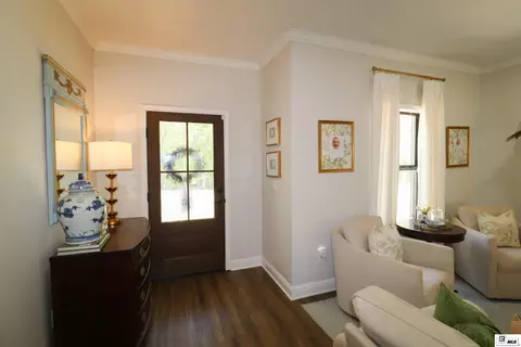 Entry Way - 1760 Moores Dairy Rd, Ruston, LA 71270 photo 1 of 2