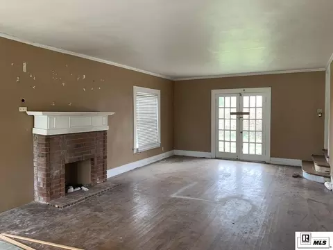 Living - 1206 St John St, Monroe, LA 71202 photo 2 of 2
