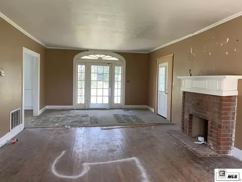 Living - 1206 St John St, Monroe, LA 71202 photo 1 of 2