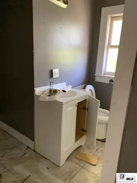 Bath - 1206 St John St, Monroe, LA 71202 photo 2 of 2