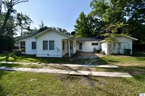 Exterior - 902 S Farmerville St, Ruston, LA 71270 photo 1 of 3