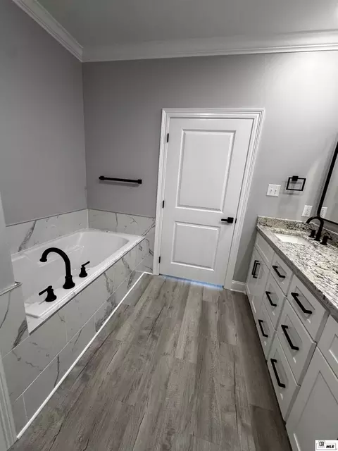 Bath - 417 E Kentucky Ave, Ruston, LA 71270 photo 5 of 6