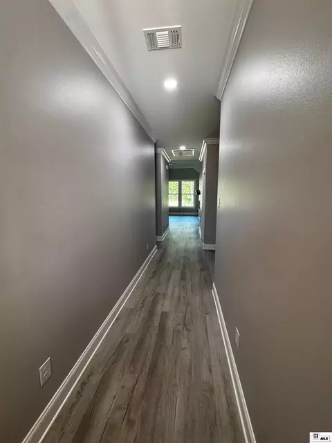 Entry Way - 417 E Kentucky Ave, Ruston, LA 71270 photo 1 of 1