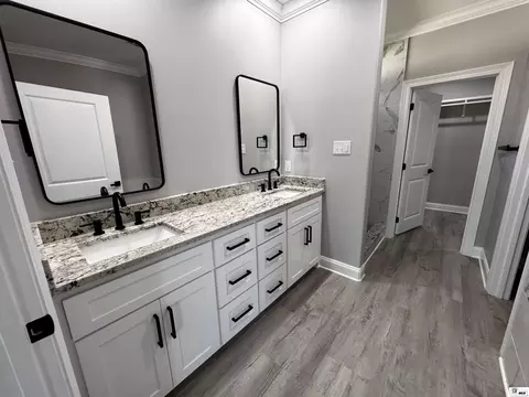 Bath - 417 E Kentucky Ave, Ruston, LA 71270 photo 4 of 6