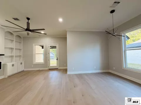 Living - 415 E Kentucky Ave, Ruston, LA 71270 photo 1 of 2