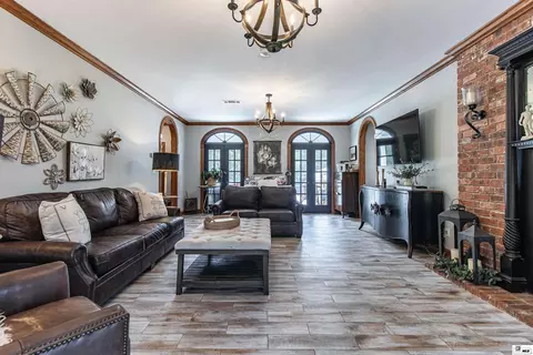 Living - 1685 Highway 80, Calhoun, LA 71225 photo 2 of 3