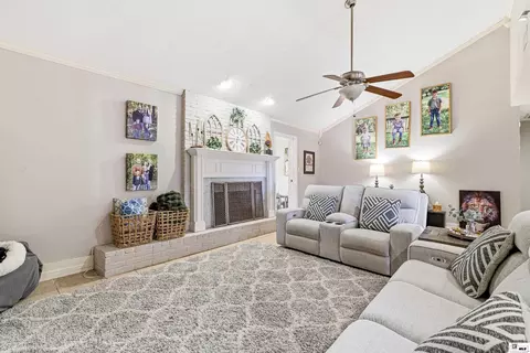 Living - 2215 Valencia St, Monroe, LA 71201 photo 2 of 3