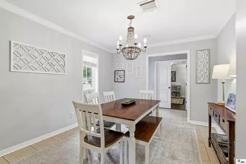 Dining - 2215 Valencia St, Monroe, LA 71201 photo 4 of 5