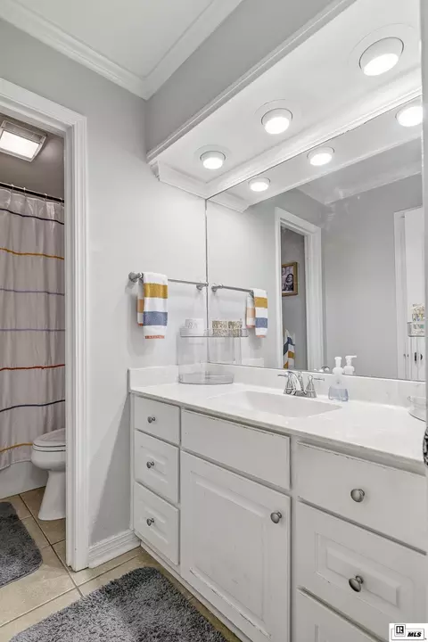 Bath - 2215 Valencia St, Monroe, LA 71201 photo 3 of 3