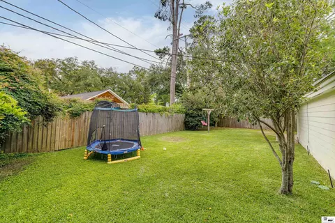 Exterior - 2215 Valencia St, Monroe, LA 71201 photo 2 of 6