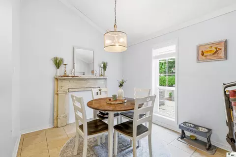 Dining - 2215 Valencia St, Monroe, LA 71201 photo 1 of 5