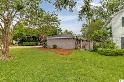 Exterior - 2215 Valencia St, Monroe, LA 71201 photo 5 of 6