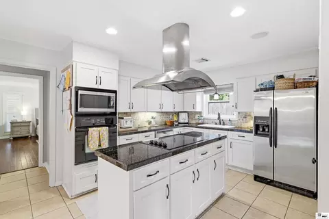 Kitchen - 2215 Valencia St, Monroe, LA 71201 photo 1 of 4