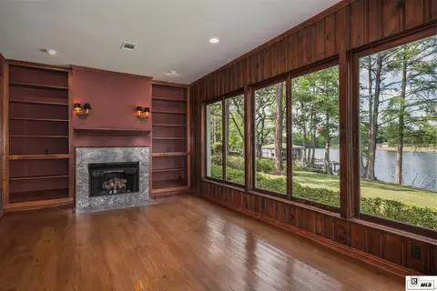 Living - 3409 Loop Rd, Monroe, LA 71201 photo 3 of 6