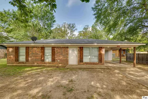 10659 Oak Dr, Bastrop, LA 71220