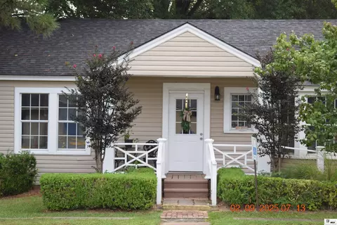 121 S Cox St, Bastrop, LA 71220