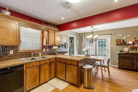Kitchen - 129 Camillia Cir, Ruston, LA 71270 photo 4 of 5