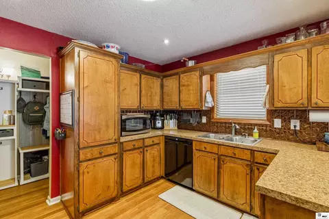 Kitchen - 129 Camillia Cir, Ruston, LA 71270 photo 2 of 5