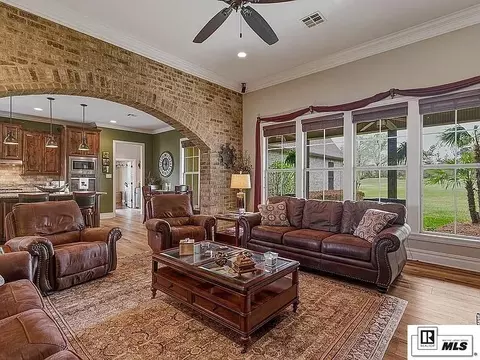 Living - 202 Pinehurst Cir, Calhoun, LA 71225 photo 2 of 2