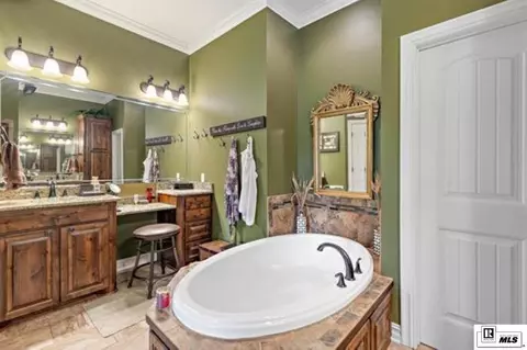 Bath - 202 Pinehurst Cir, Calhoun, LA 71225 photo 1 of 3