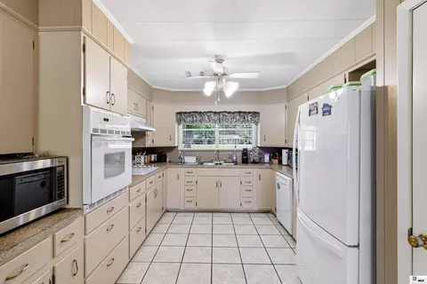 Kitchen - 602 Rowland Dr, Monroe, LA 71203 photo 1 of 3