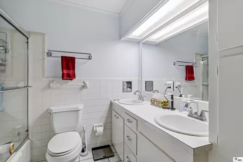 Bath - 602 Rowland Dr, Monroe, LA 71203 photo 3 of 3