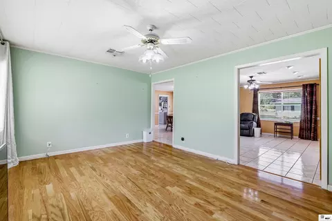 Living - 602 Rowland Dr, Monroe, LA 71203 photo 3 of 5
