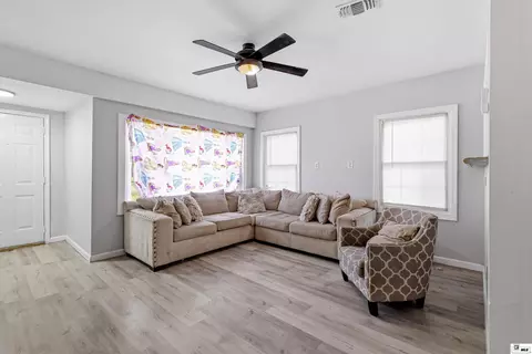 Living - 4004 Blanks St, Monroe, LA 71203 photo 1 of 4