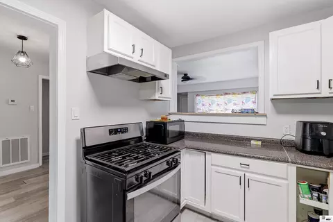Kitchen - 4004 Blanks St, Monroe, LA 71203 photo 3 of 3