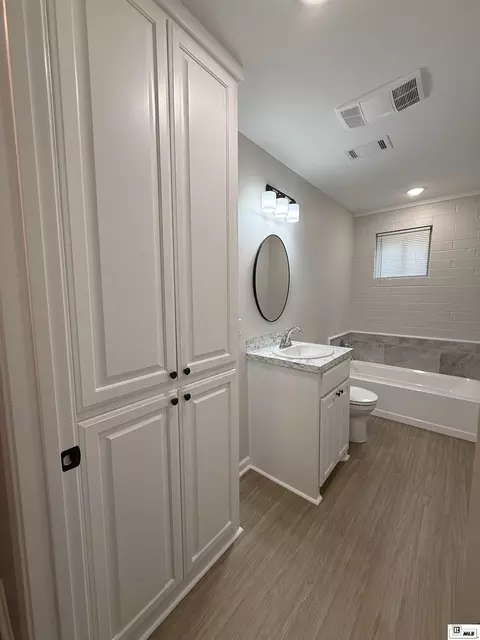 Bath - 194 Weeks Rd, Quitman, LA 71268 photo 2 of 3