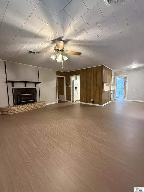 Living - 194 Weeks Rd, Quitman, LA 71268 photo 4 of 6