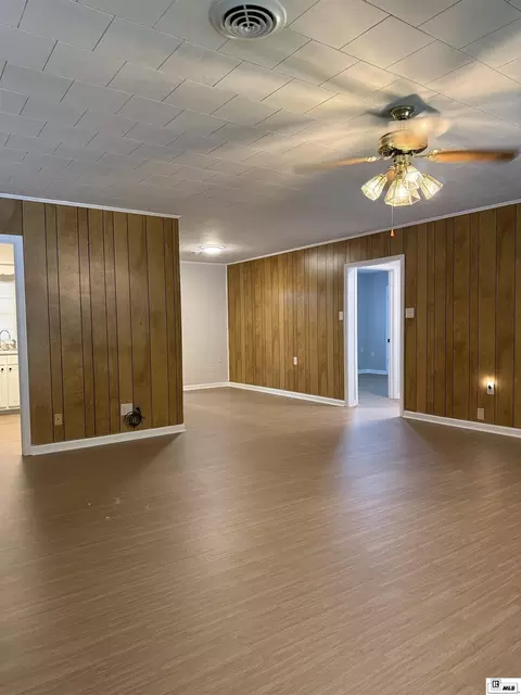 Living - 194 Weeks Rd, Quitman, LA 71268 photo 2 of 6