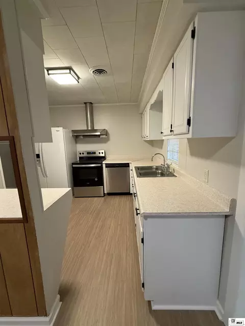 Kitchen - 194 Weeks Rd, Quitman, LA 71268 photo 2 of 6