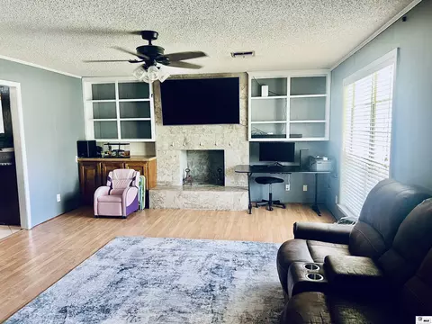 Living - 268 Ranchette Rd, Monroe, LA 71203 photo 1 of 2