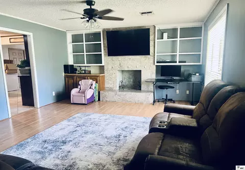 Living - 268 Ranchette Rd, Monroe, LA 71203 photo 2 of 2