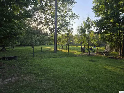 Exterior - 181 E Highway 126, Grayson, LA 71435 photo 5 of 17