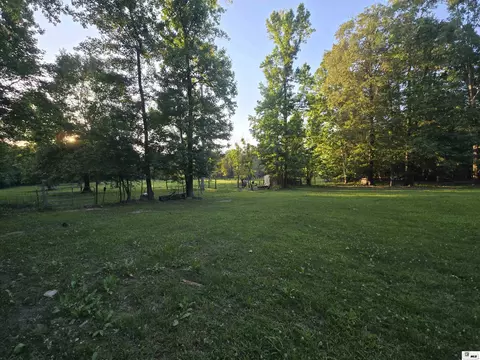 Exterior - 181 E Highway 126, Grayson, LA 71435 photo 12 of 17