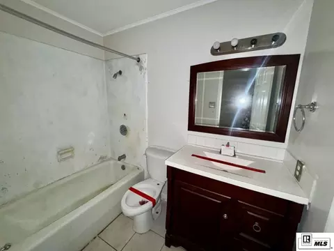 Bath - 3105 Lakeview Pl, Ruston, LA 71270 photo 1 of 1