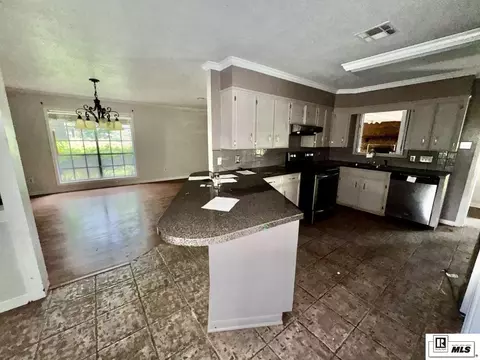 Kitchen - 3105 Lakeview Pl, Ruston, LA 71270 photo 1 of 2