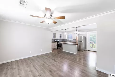 Living - 110 Fairview St, Bastrop, LA 71220 photo 1 of 2