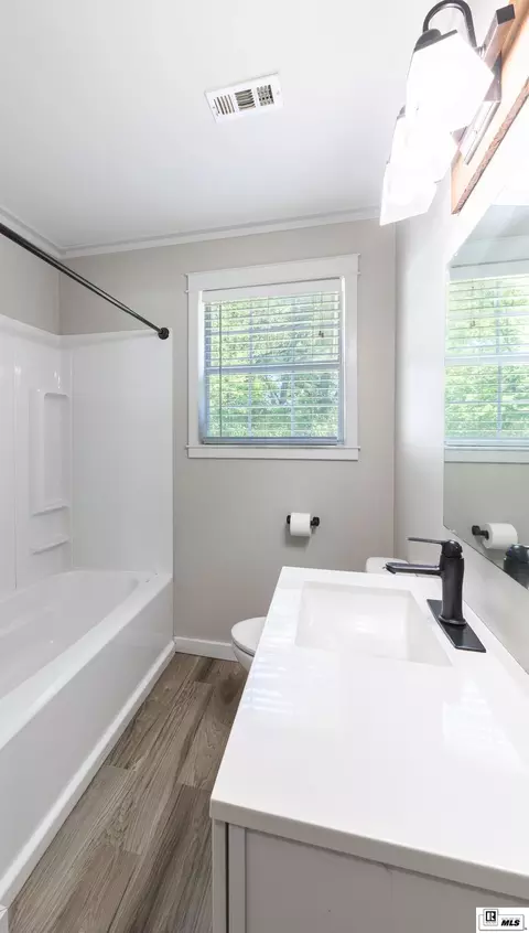 Bath - 110 Fairview St, Bastrop, LA 71220 photo 2 of 2