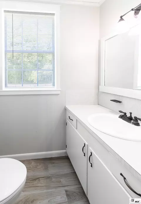 Bath - 110 Fairview St, Bastrop, LA 71220 photo 1 of 2
